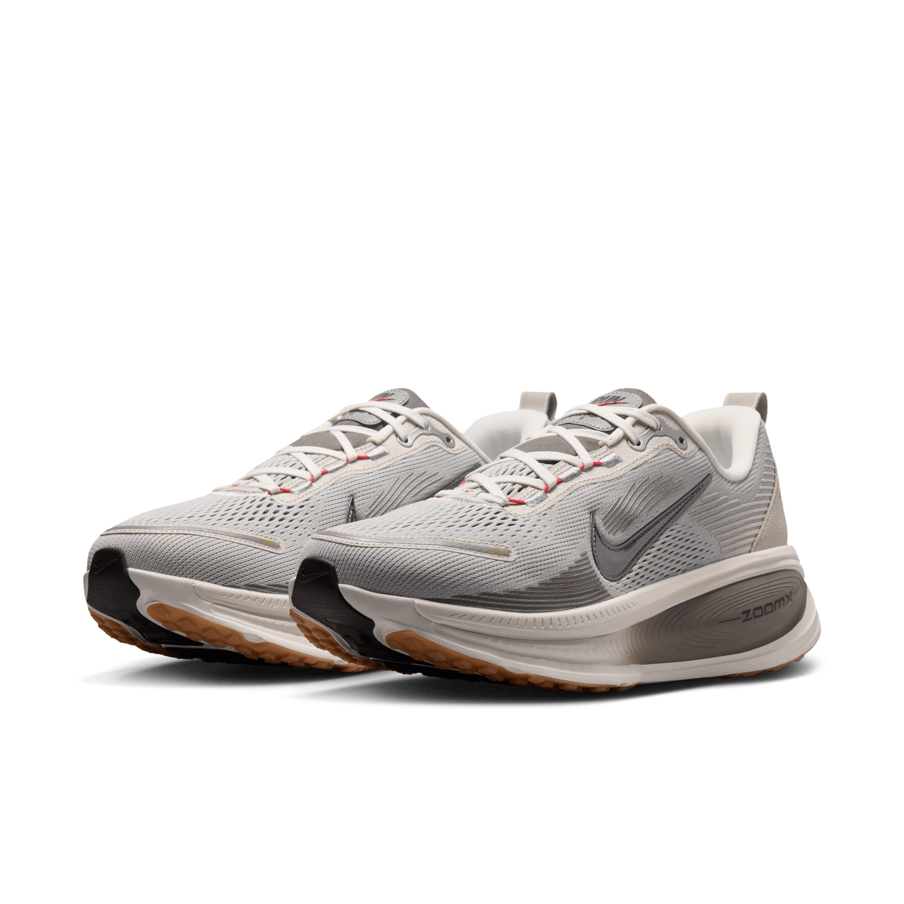 Nike Vomero 18 Now and Then Angle 4