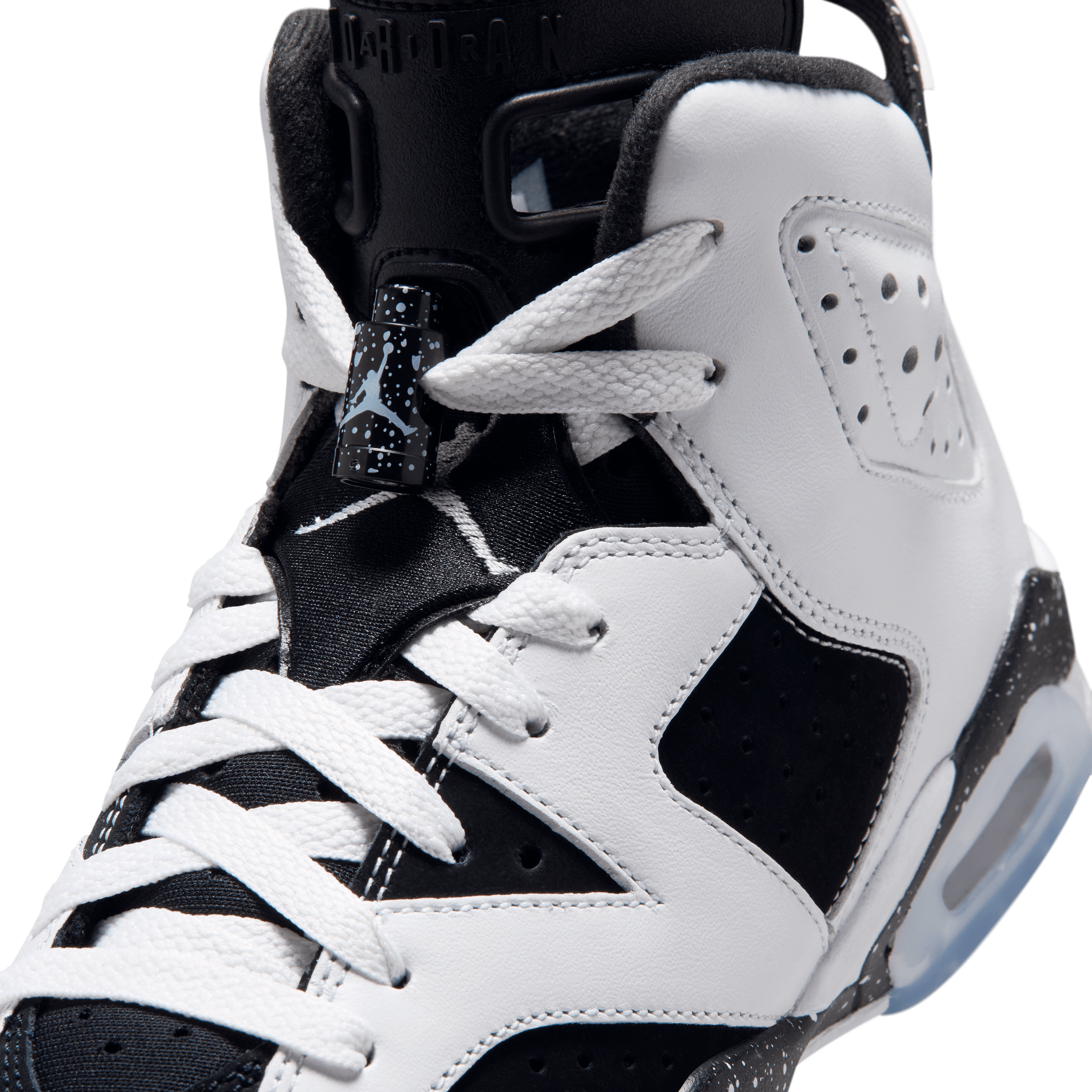 Air Jordan 6 Retro Oreo (2026) (GS) Angle 6