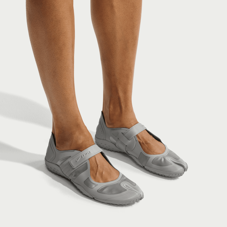 NikeSKIMS Rift Satin Night Silver (W) Angle 10