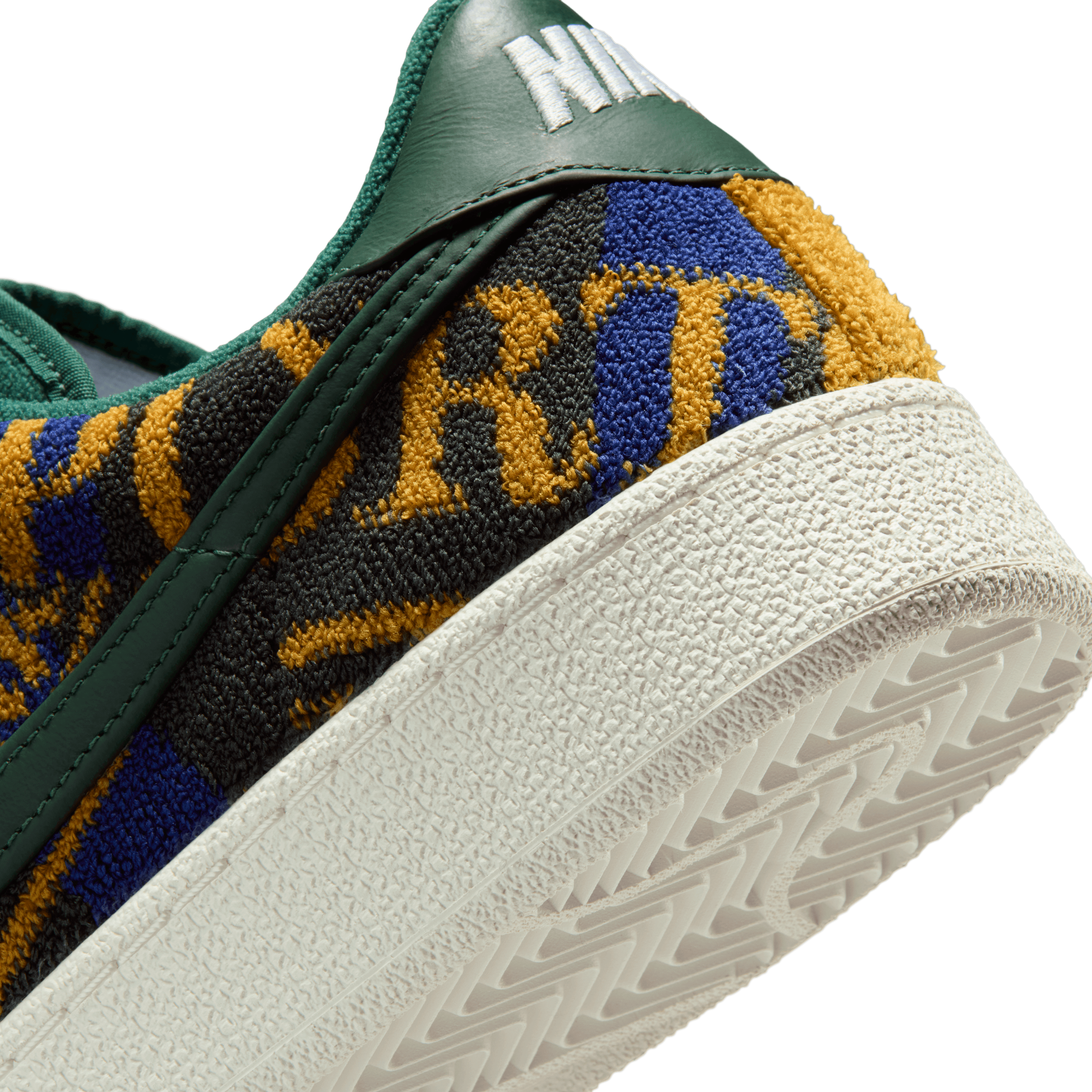 Nike Tennis Classic Premium Fir White Sail Angle 7