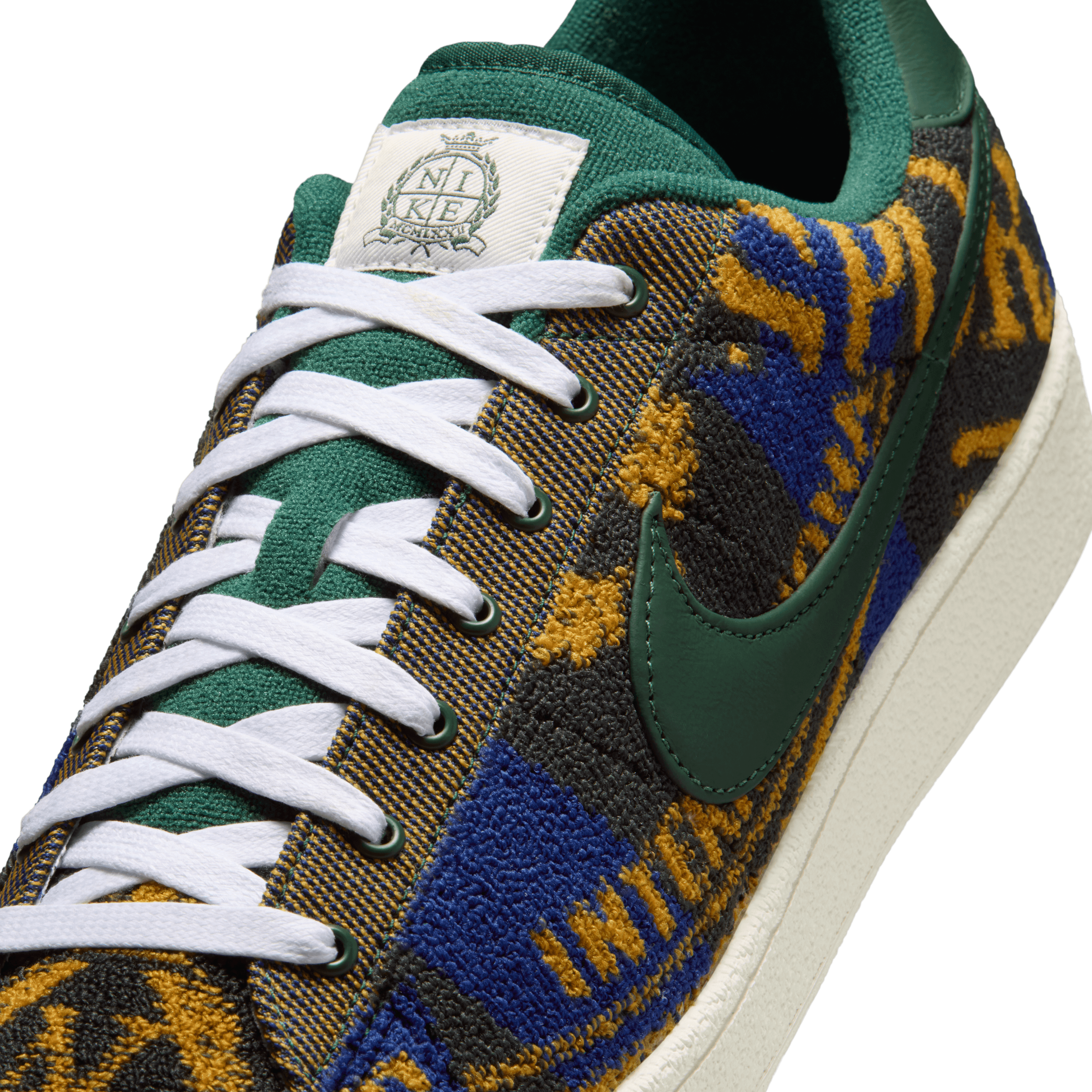 Nike Tennis Classic Premium Fir White Sail Angle 6