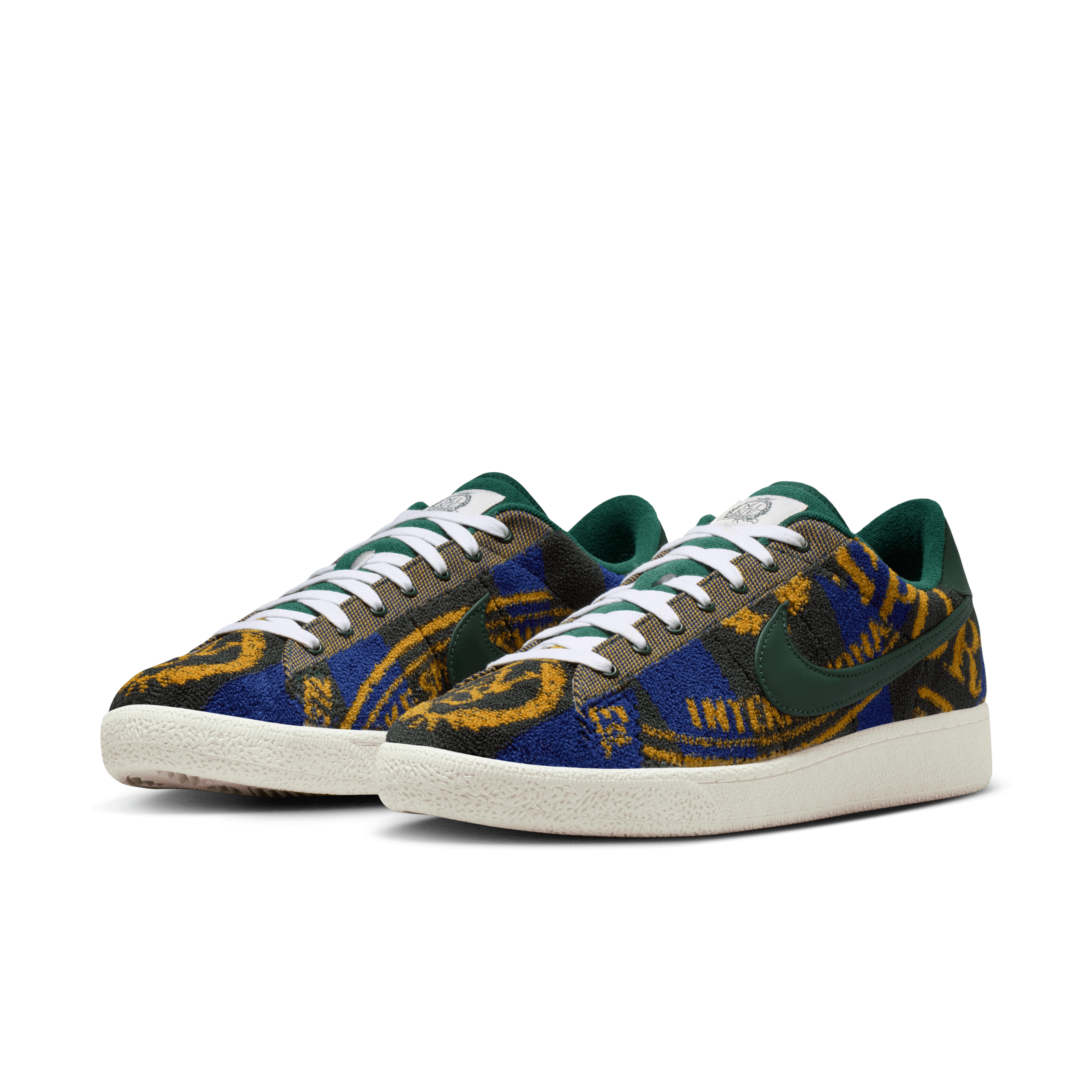 Nike Tennis Classic Premium Fir White Sail Angle 4