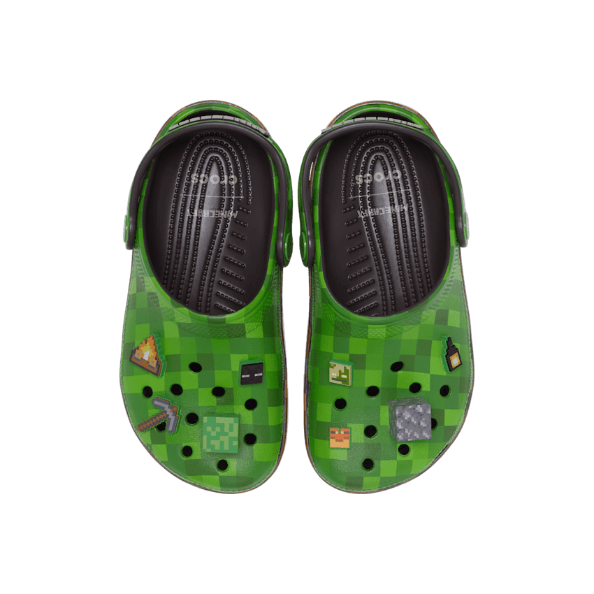Crocs Classic Clog Minecraft Grass Block (GS) Angle 1