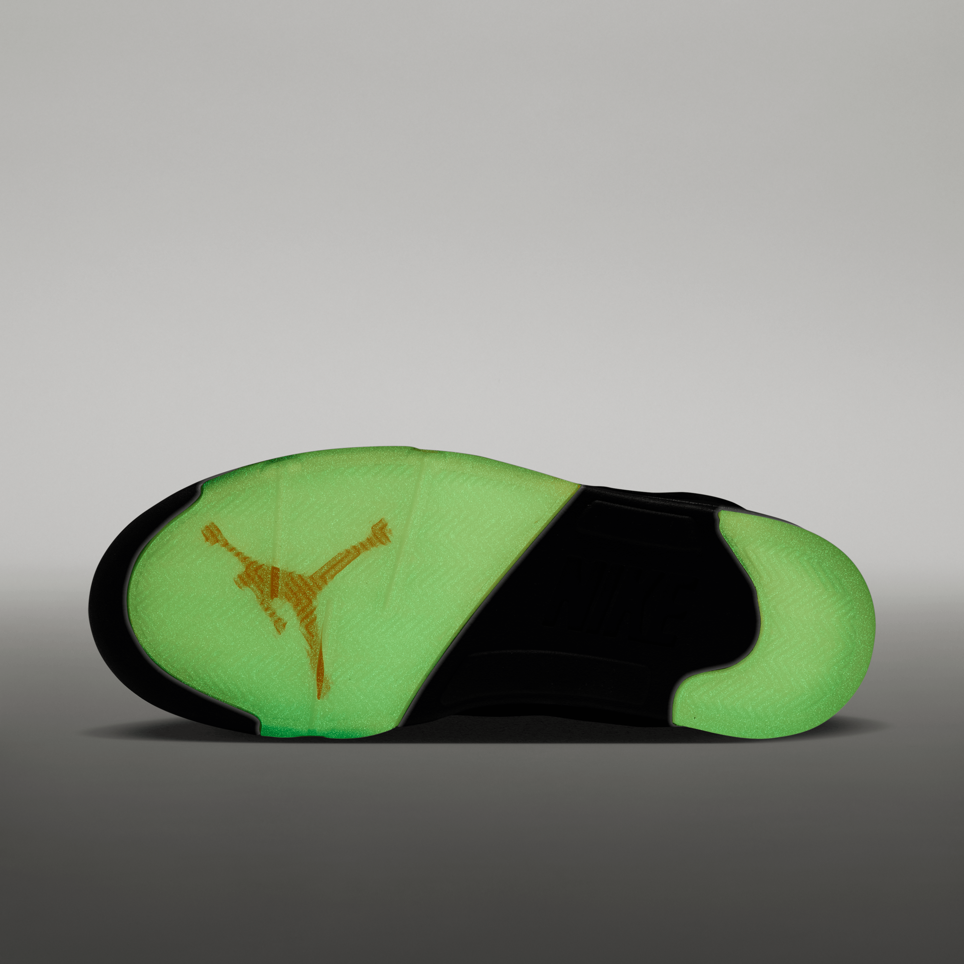 Air Jordan 5 Retro Halloween Angle 8