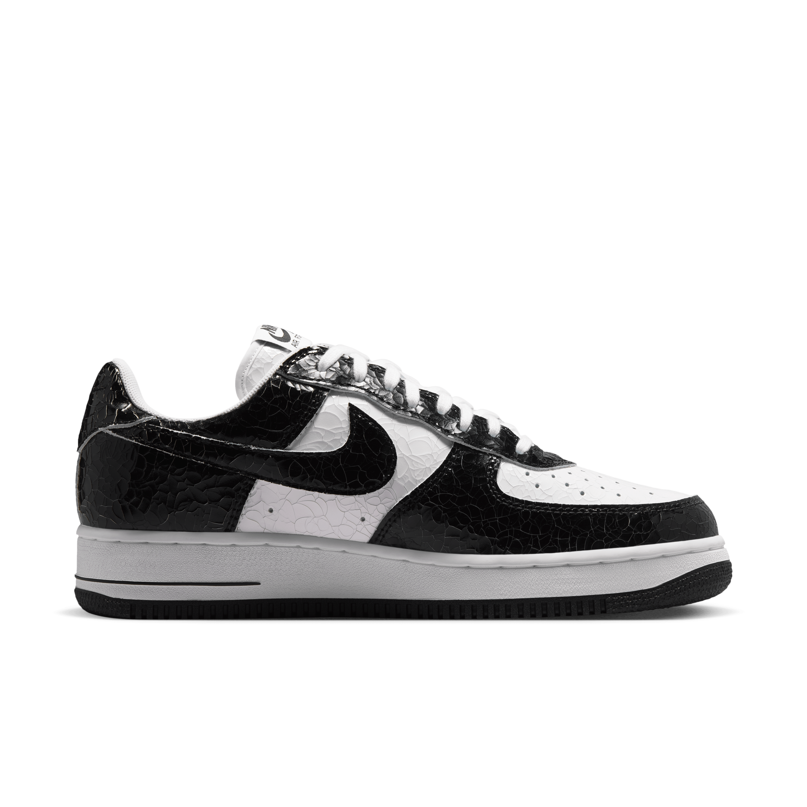 Nike Air Force 1 Low '01 Cracked Leather Menta Angle 2