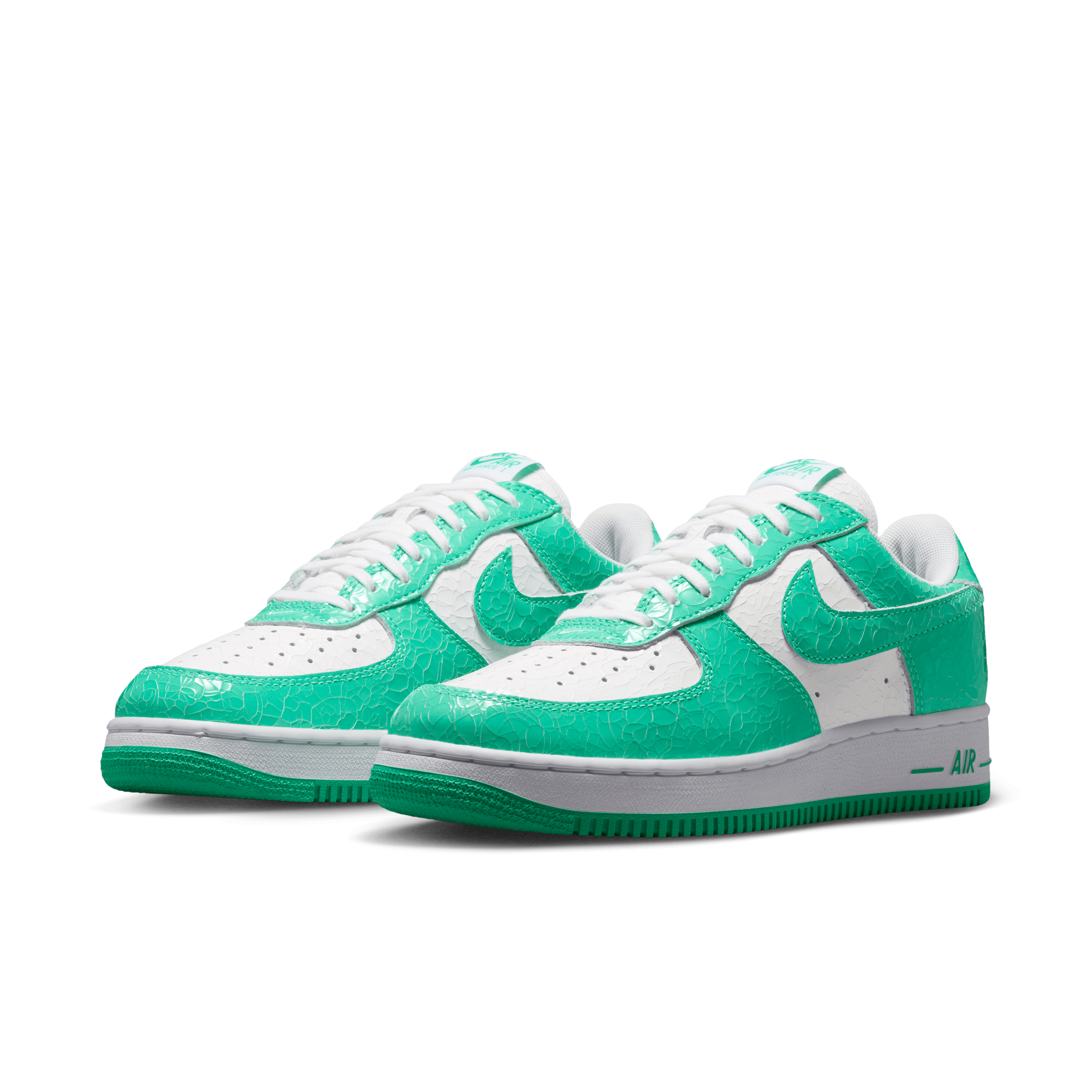 Nike Air Force 1 Low '01 Cracked Leather Black Angle 4