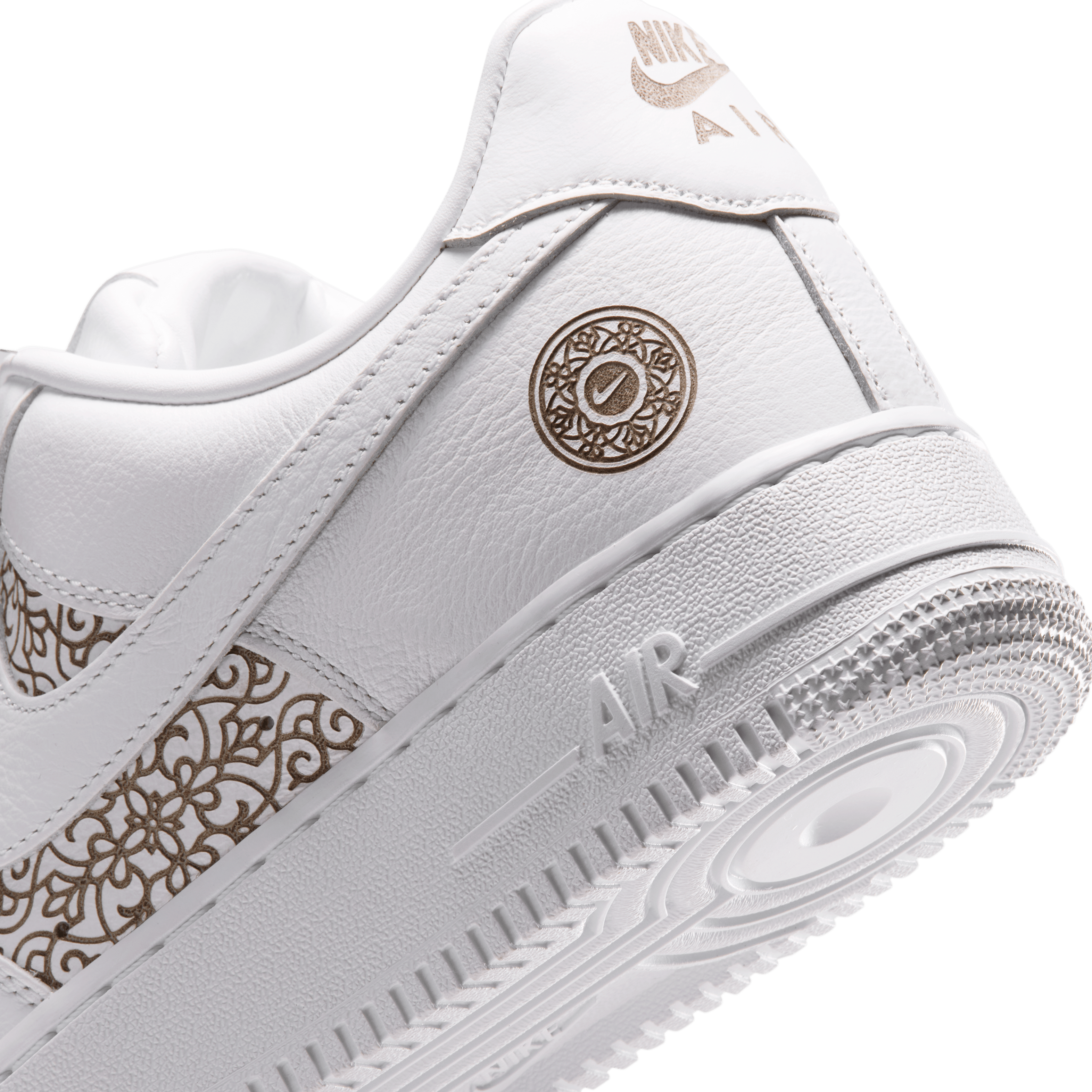Nike Air Force 1 Low '07 LV8 Family Reunion Angle 7