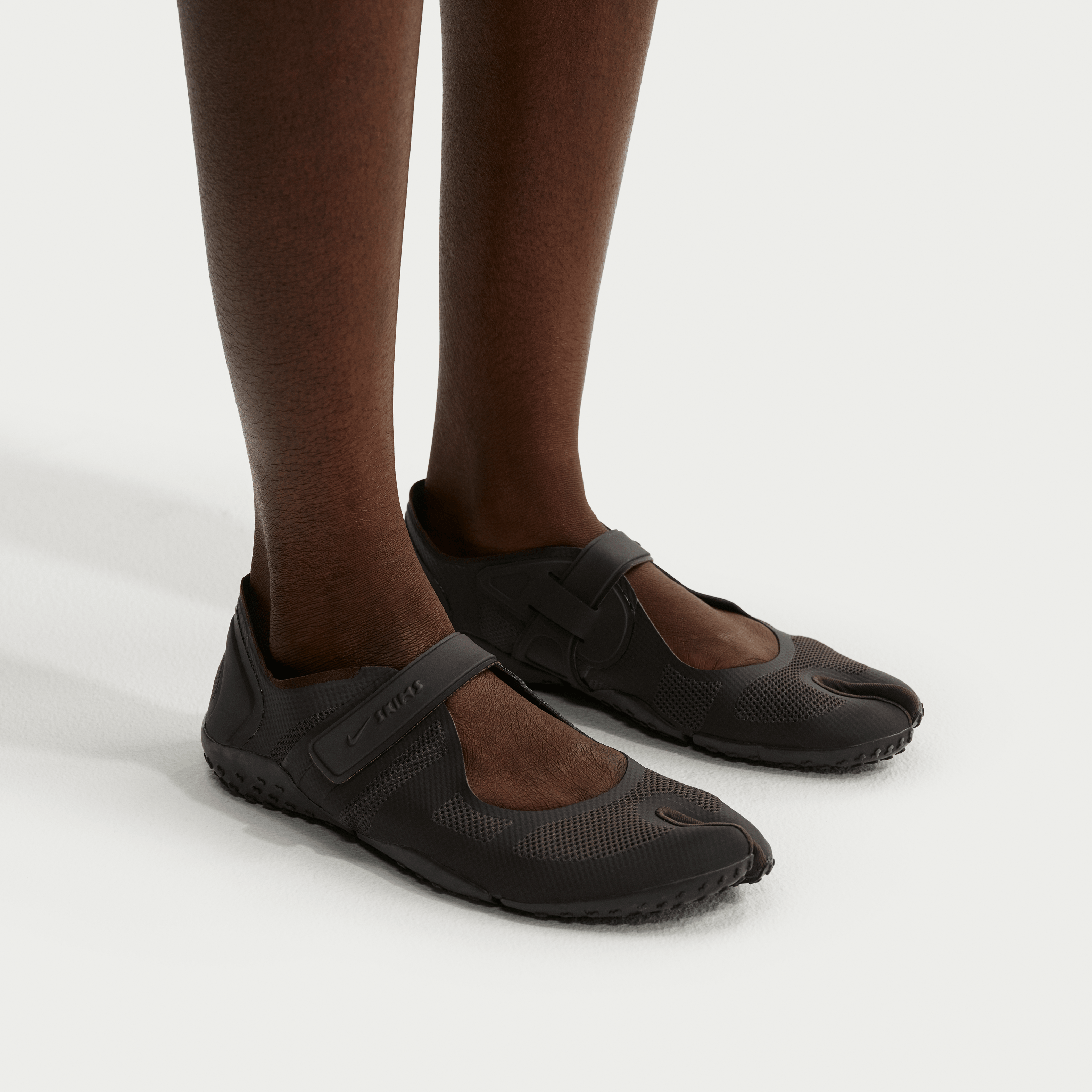 NikeSKIMS Rift Mesh Tar Angle 10