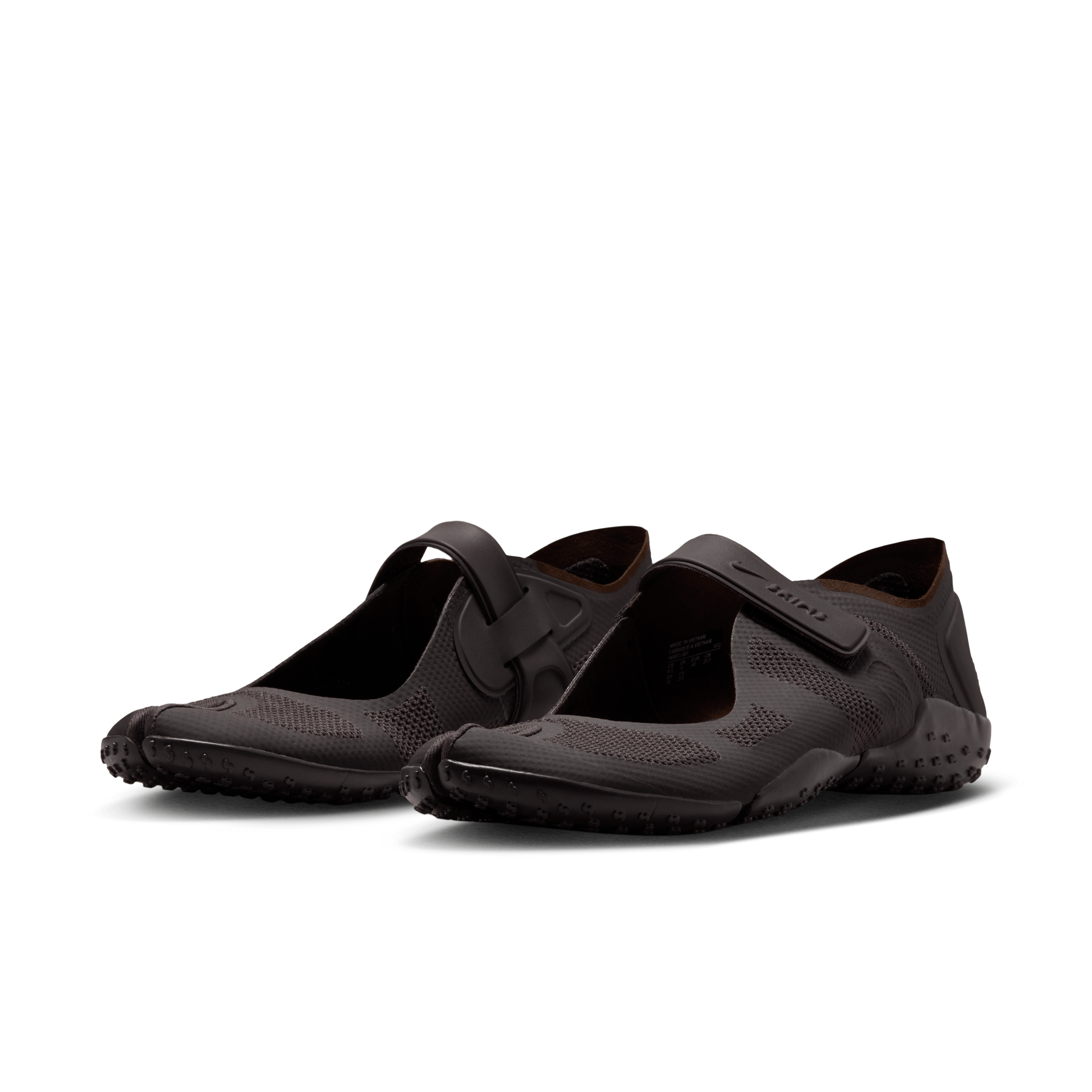 NikeSKIMS Rift Mesh Tar Angle 4