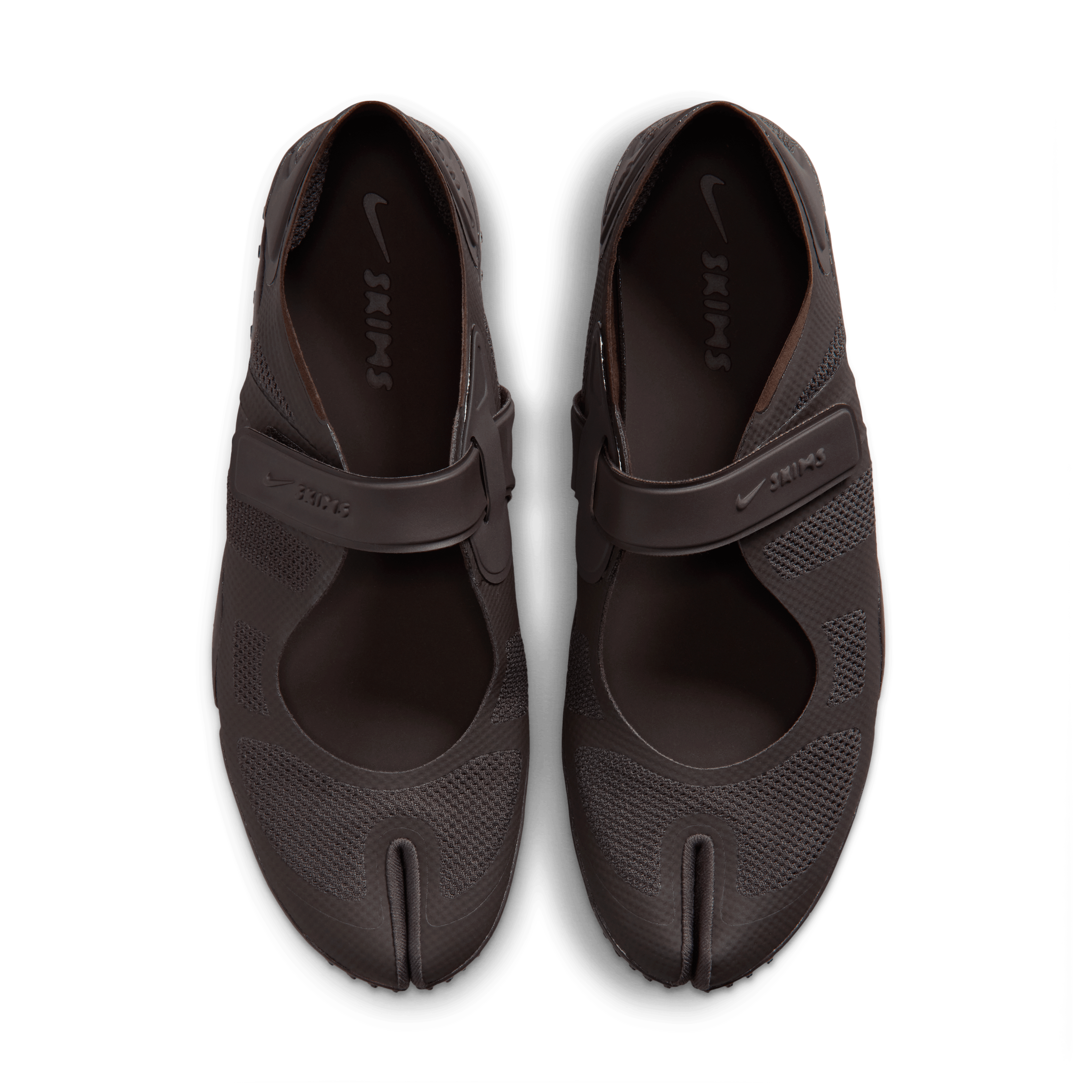NikeSKIMS Rift Mesh Tar Angle 3
