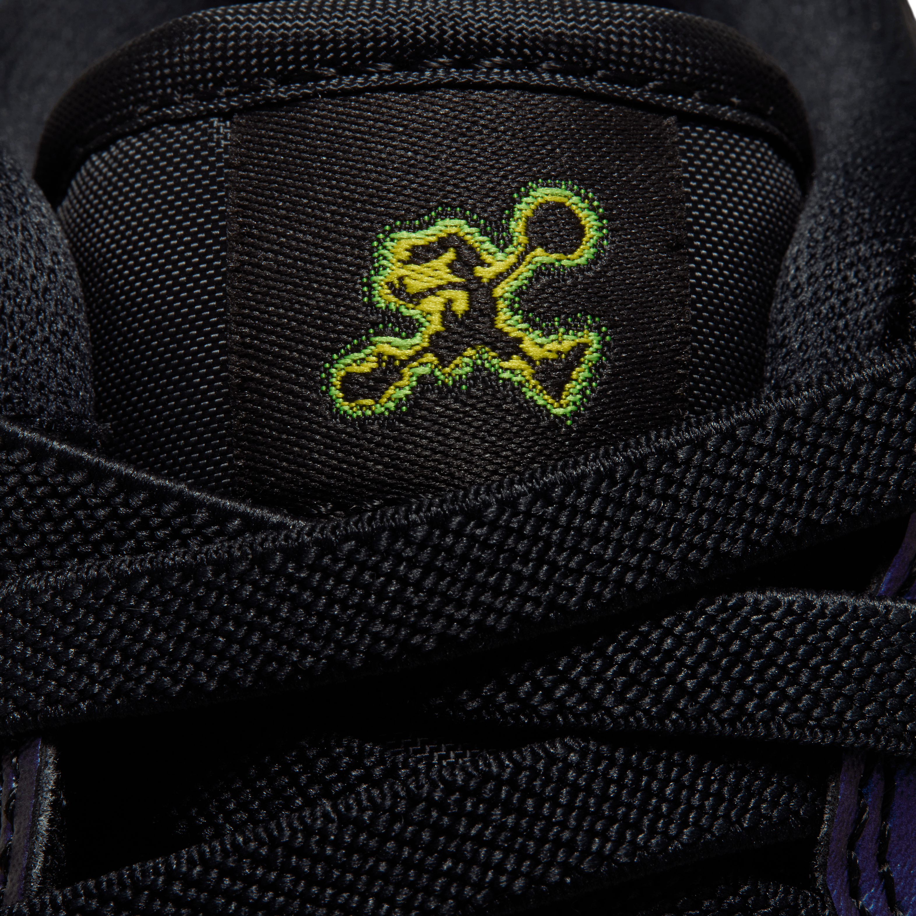 Air Jordan 1 Low SE Space Jam Bugs Bunny (PS) Angle 5