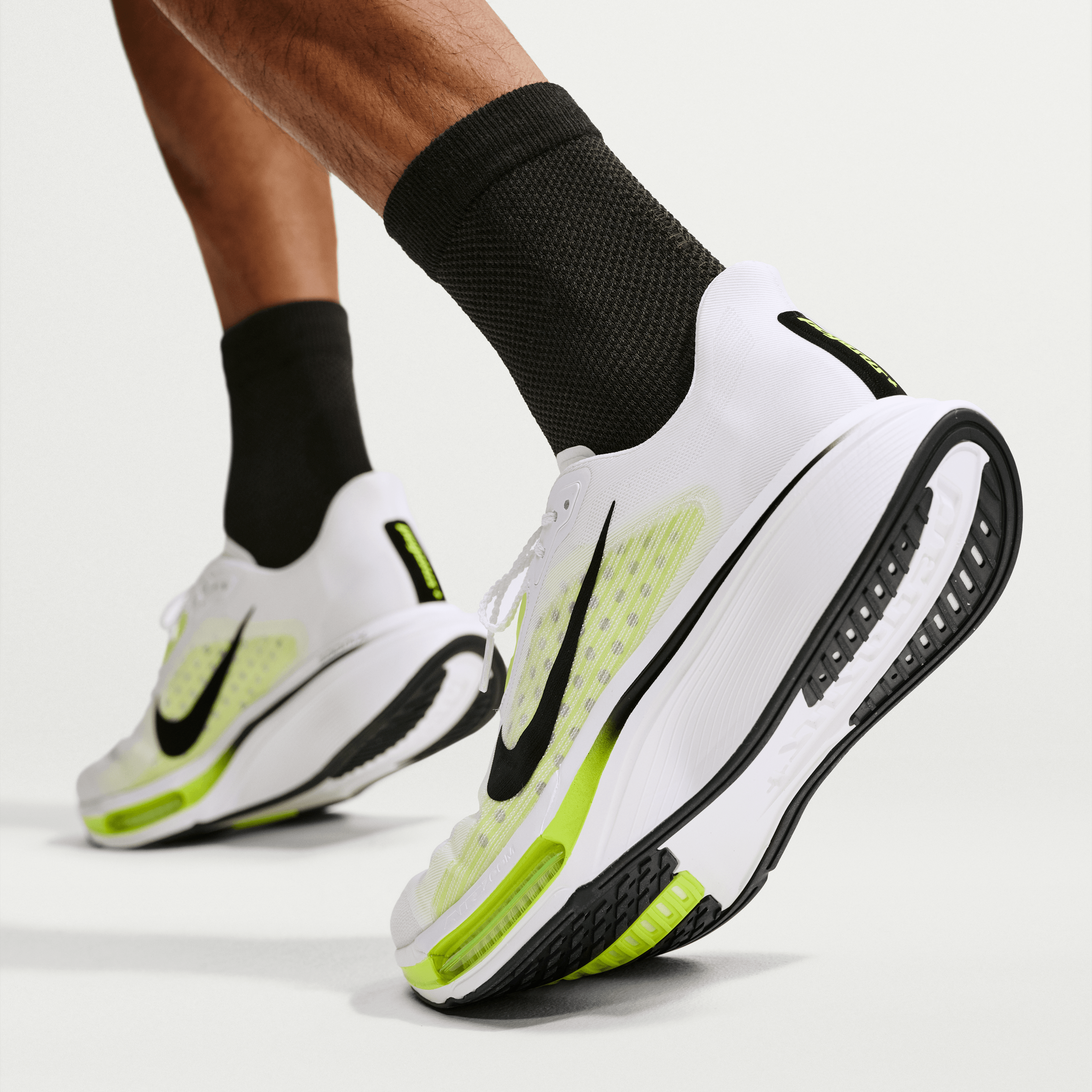 Nike Pegasus Plus 2 White Lemon Venom Angle 8