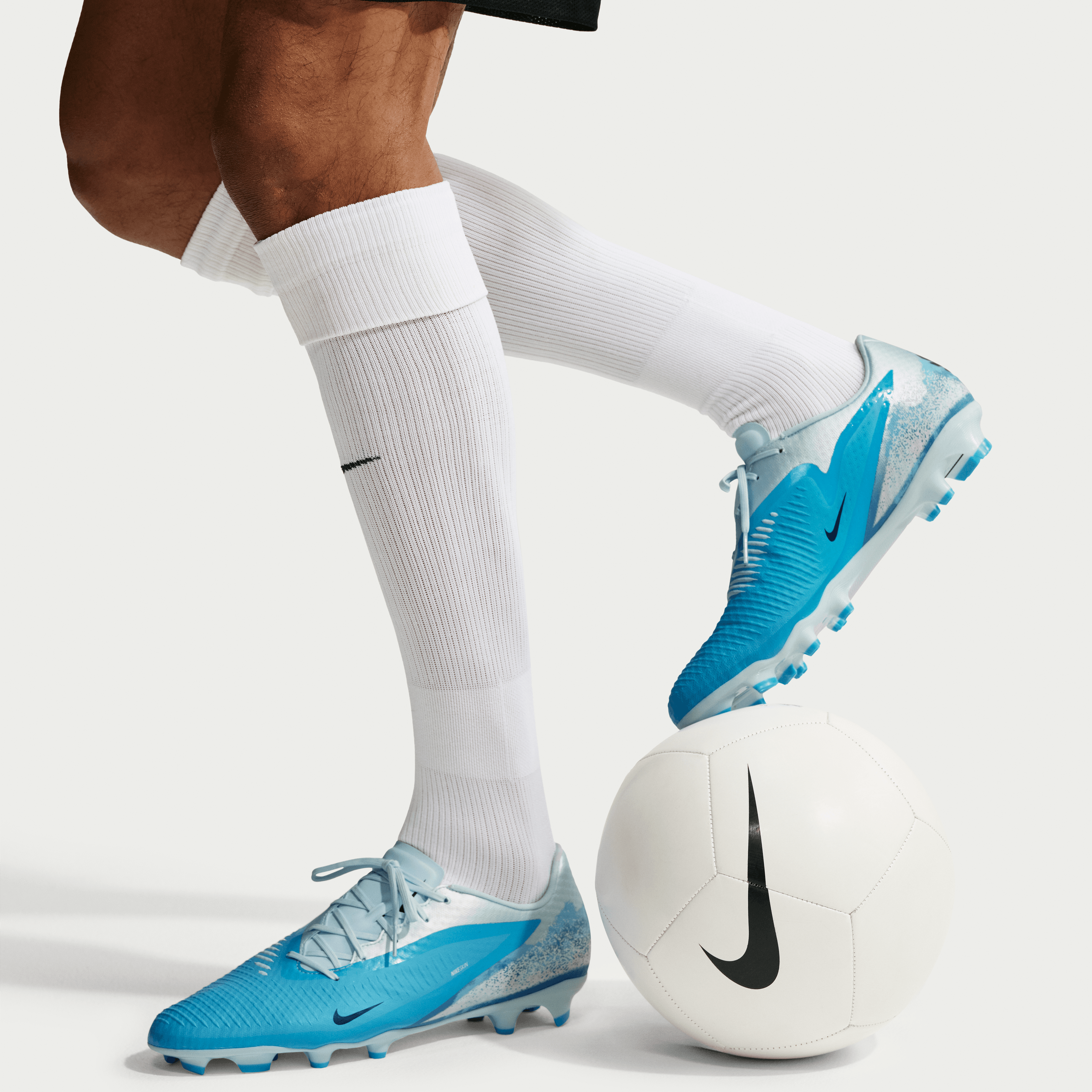 Nike Phantom 6 Low Academy FG Erling Haaland Angle 7