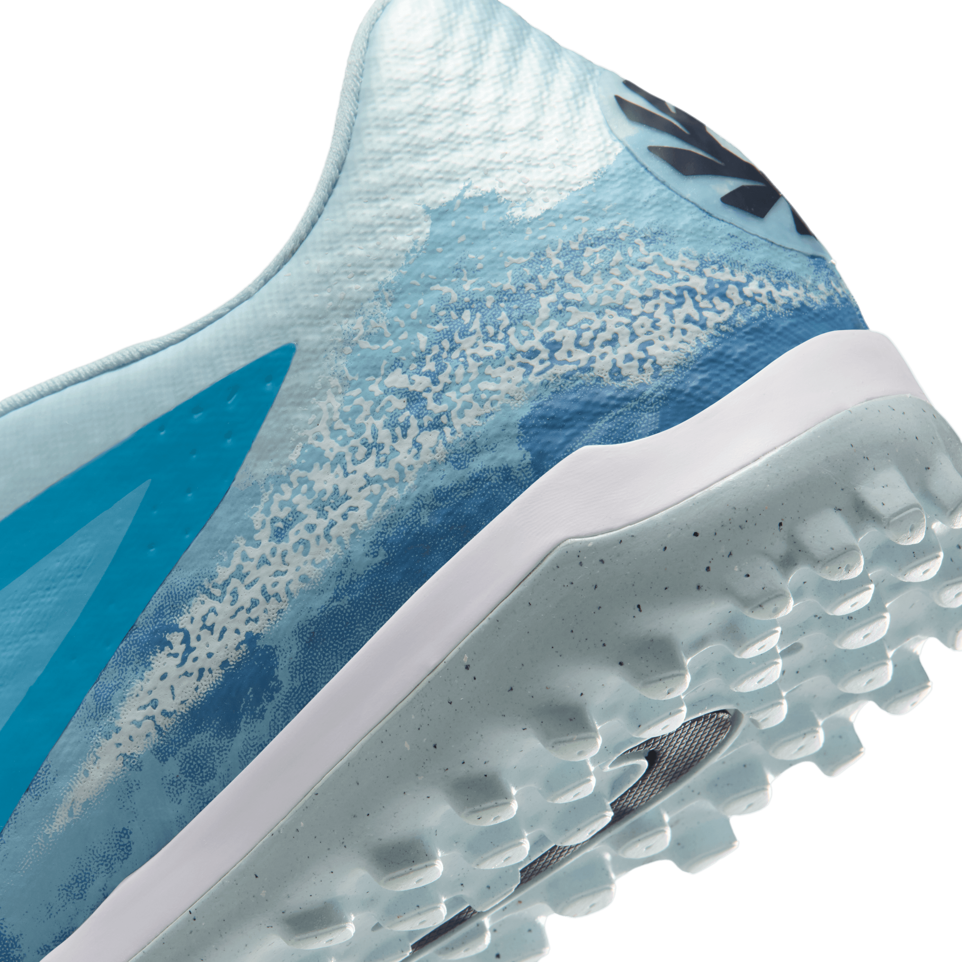 Nike Phantom 6 Low Academy Turf Erling Haaland Angle 4