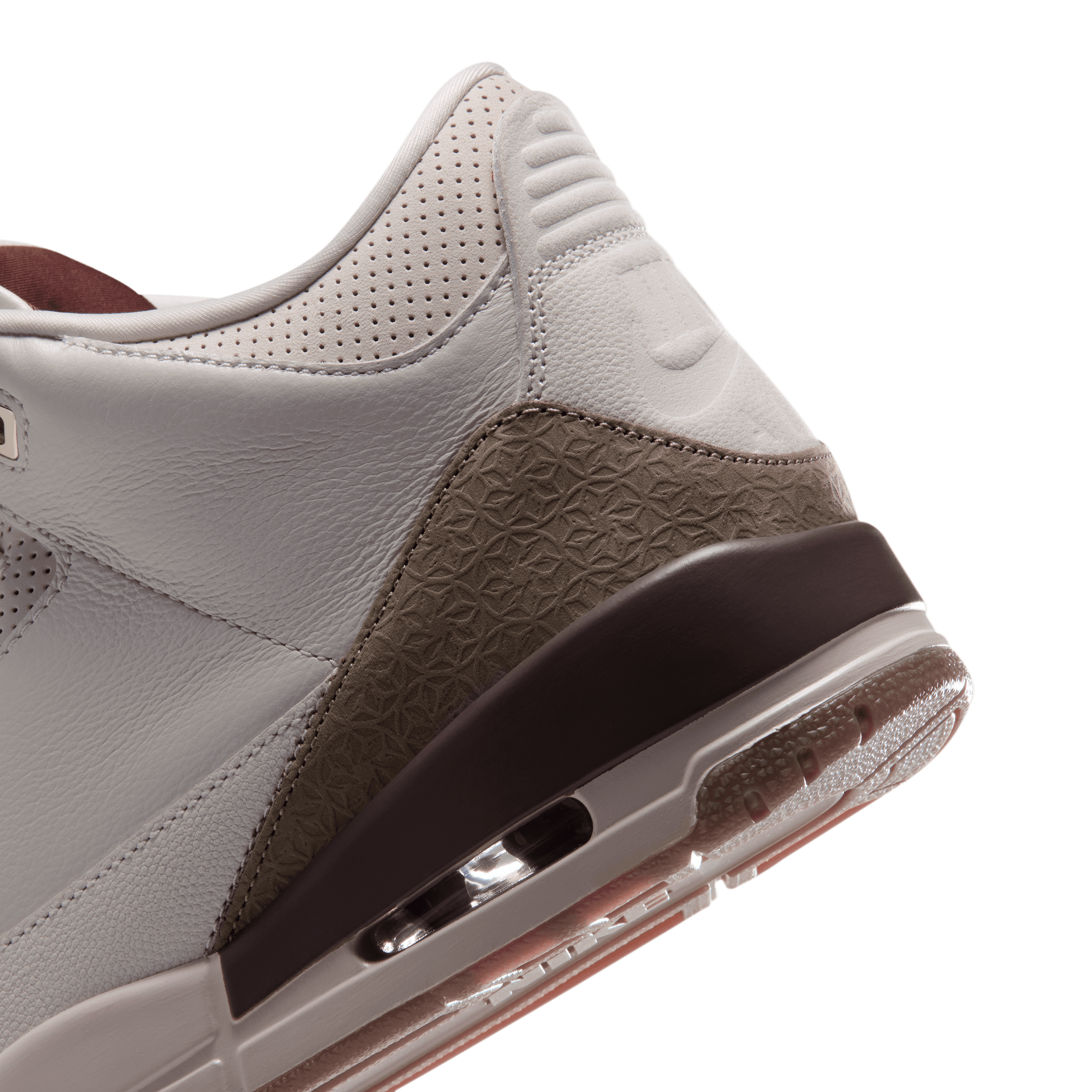 Air Jordan 3 Retro Middle East Angle 6