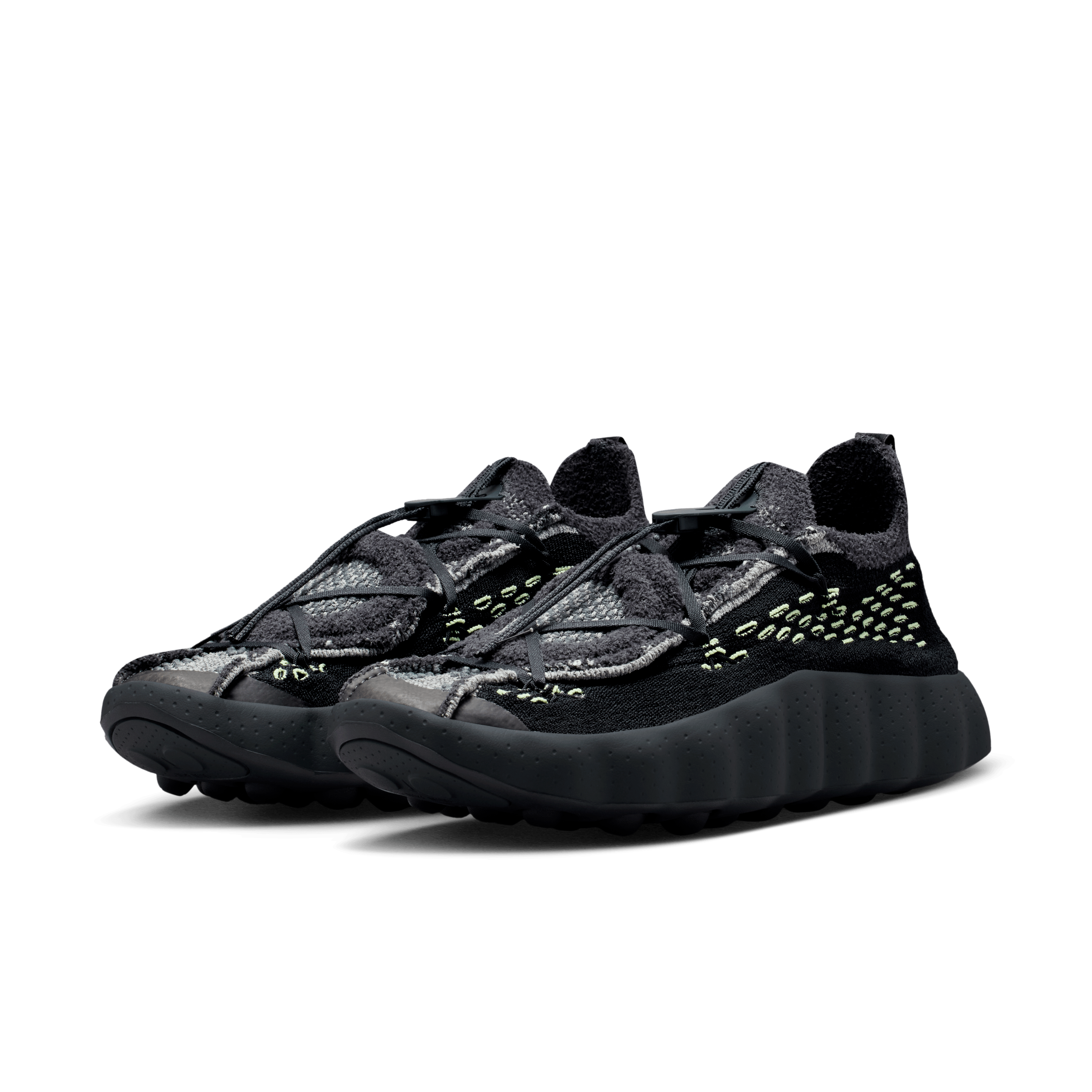 Nike Mind 002 Flyknit Black Dark Smoke Grey Angle 4