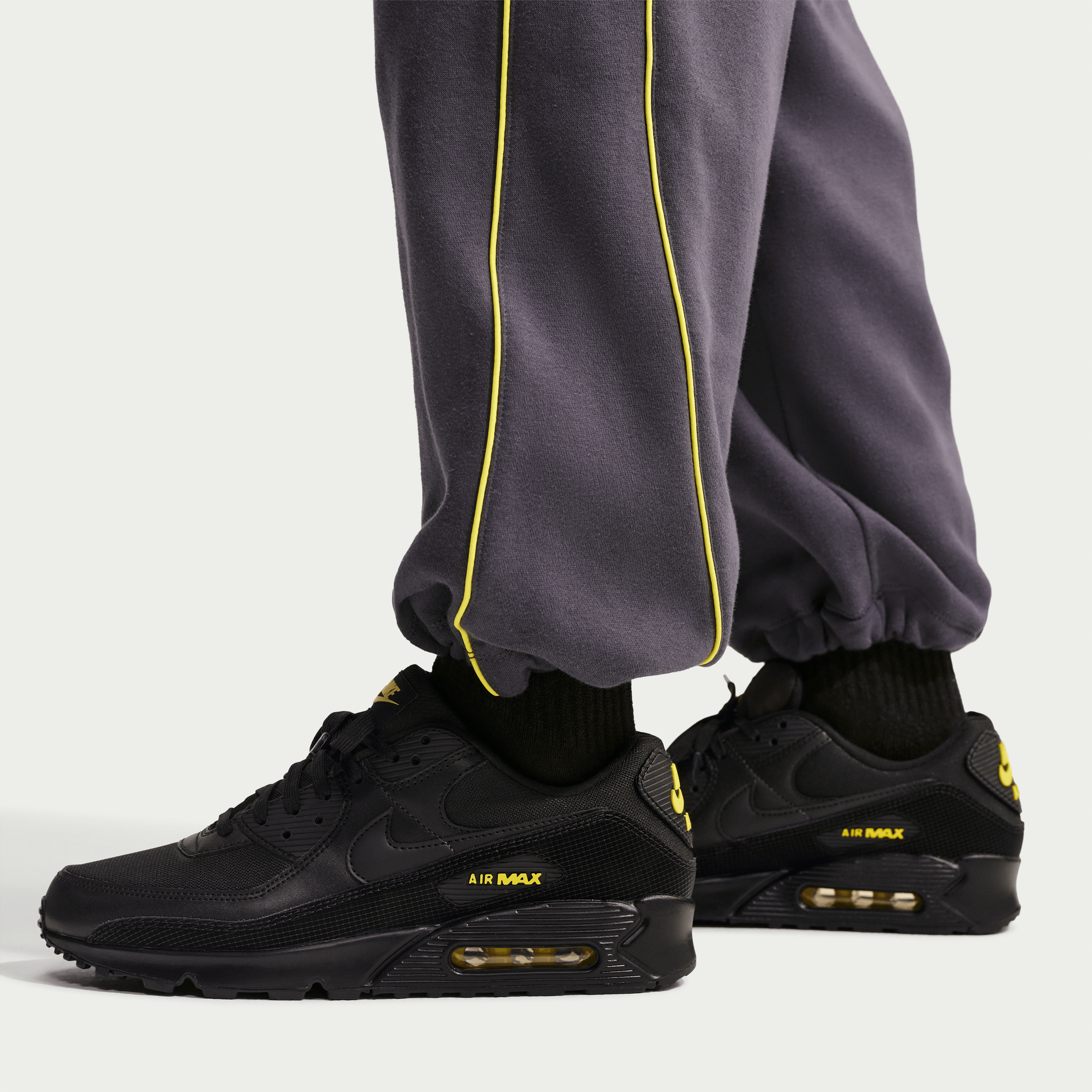 Nike Air Max 90 Batman Angle 8
