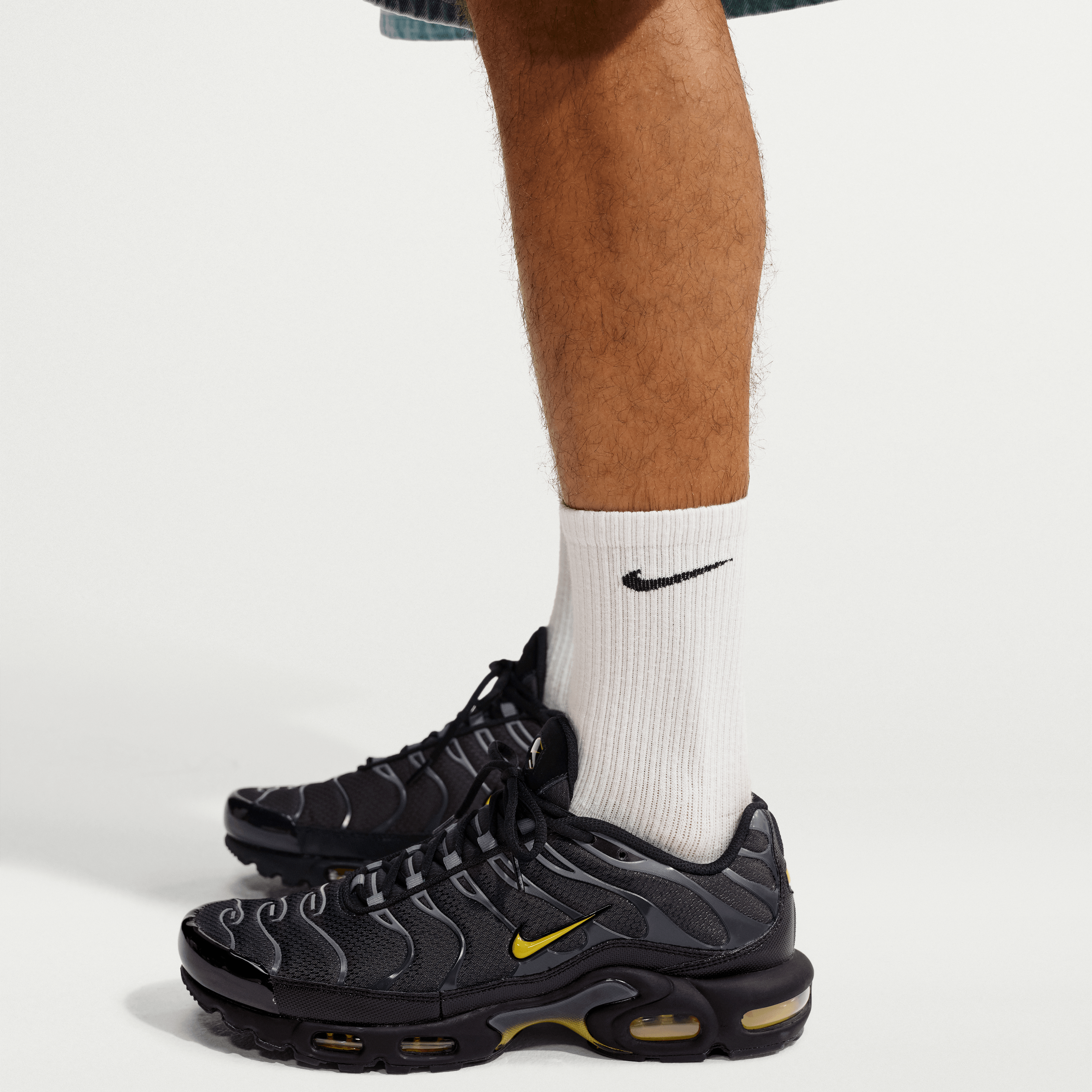 Nike Air Max Plus Batman Angle 8