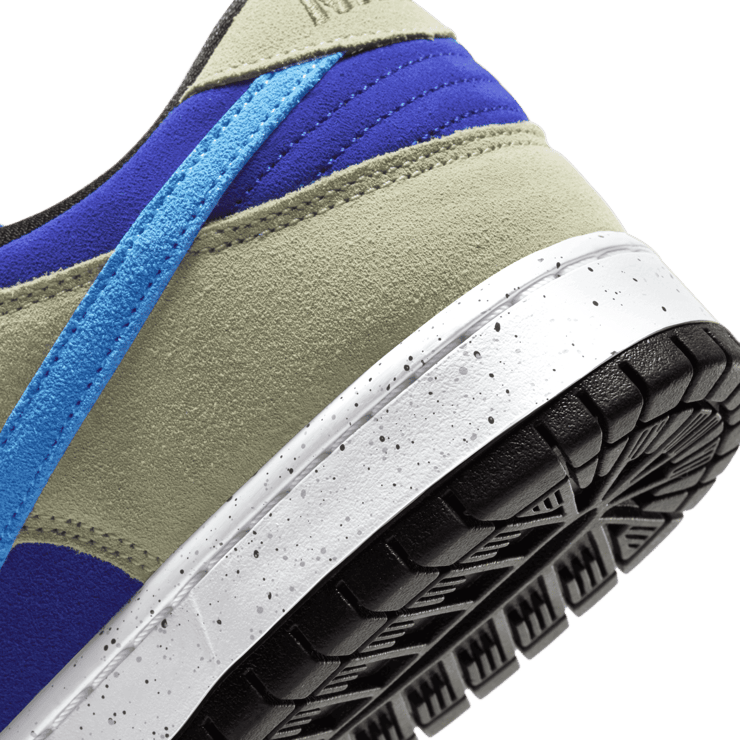 Nike SB Dunk Low Celadon Angle 5
