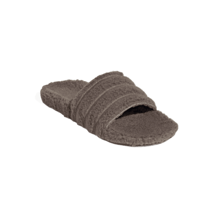 adidas Adilette Cozy Slides Simple Brown Angle 2