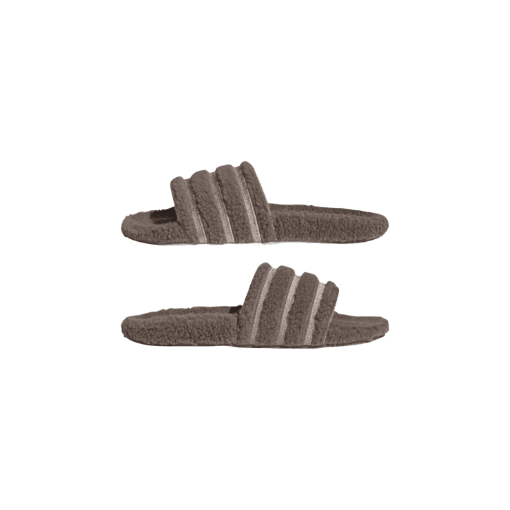 adidas Adilette Cozy Slides Simple Brown Angle 5
