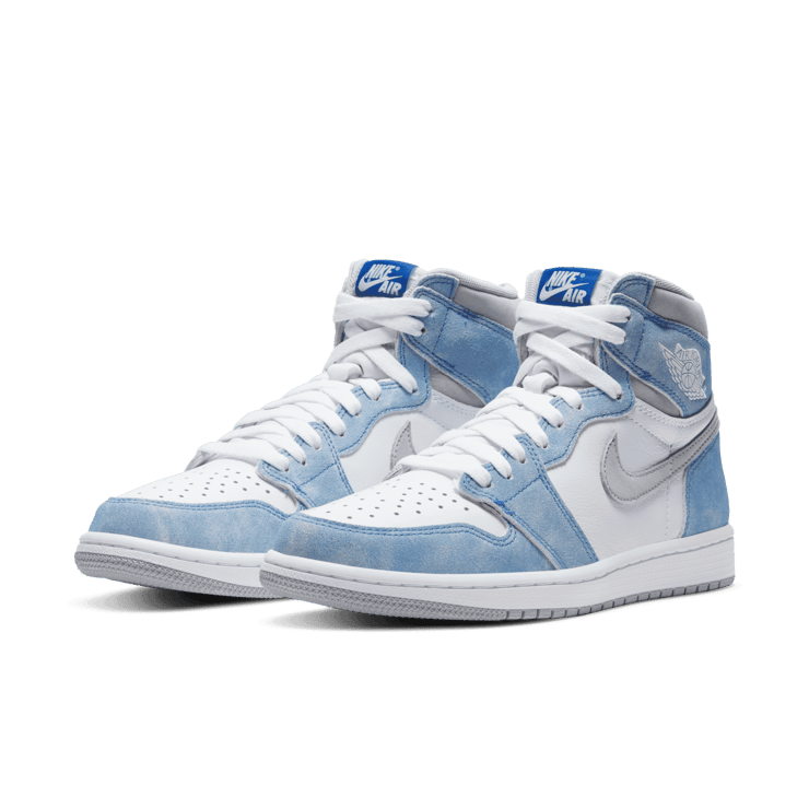 Jordan 1 Retro High OG Hyper Royal Angle 2