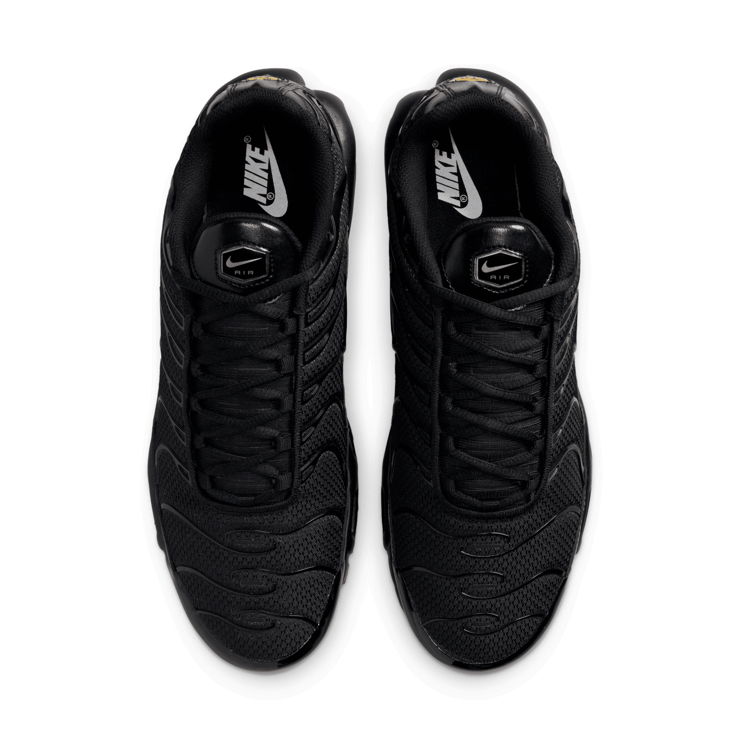 Nike Air Max Plus Triple Black Angle 2