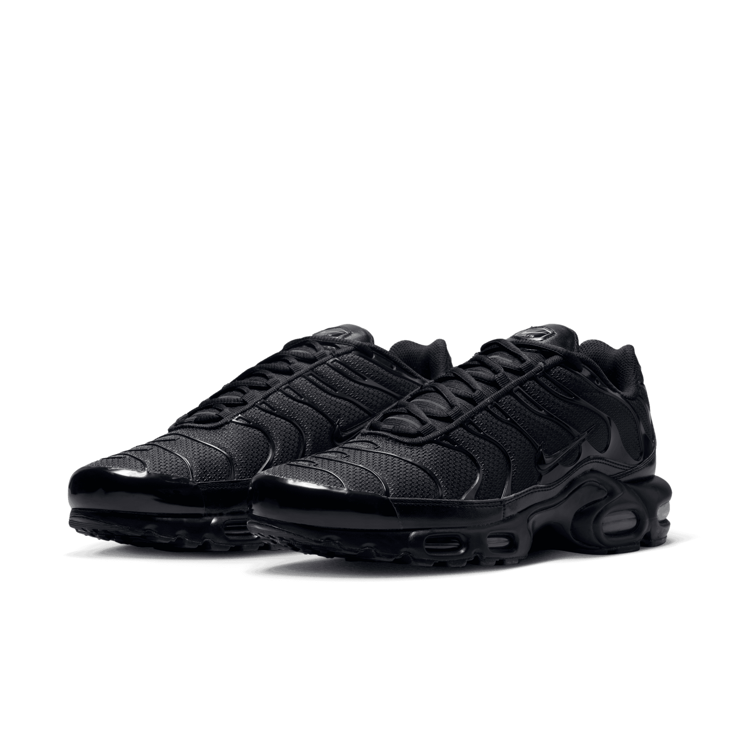 Nike Air Max Plus Triple Black Angle 3