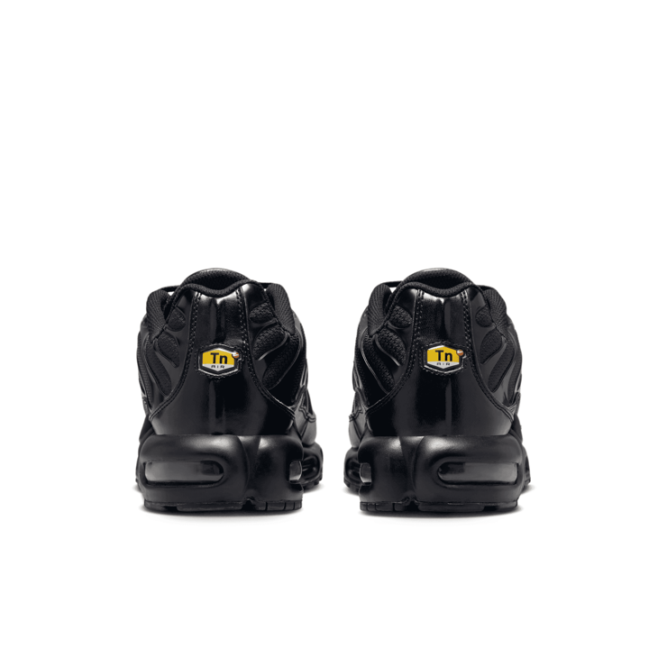 Nike Air Max Plus Triple Black Angle 4