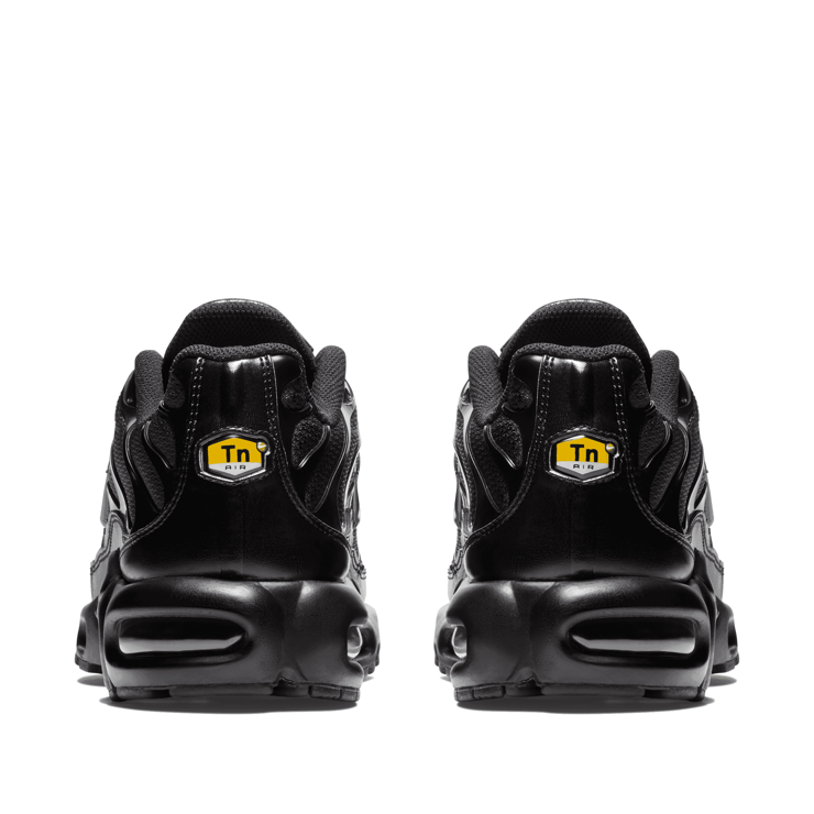 Nike Air Max Plus Triple Black Angle 5