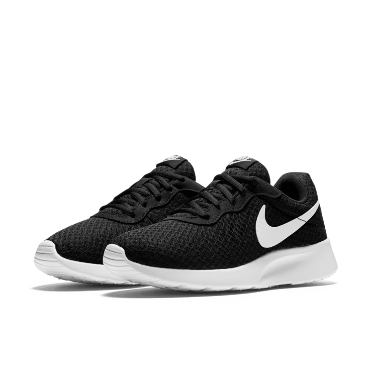 Nike Tanjun Black White (W) Angle 2