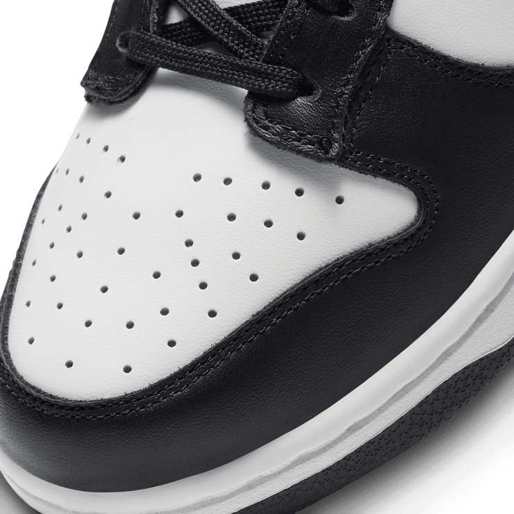 Nike Dunk Low Panda (W) Angle 2