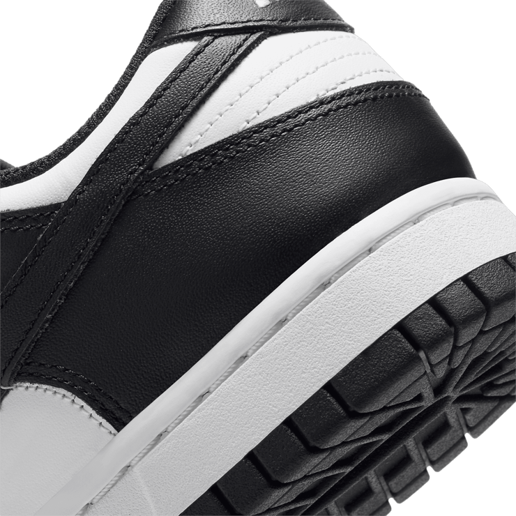 Nike Dunk Low Panda (W) Angle 3