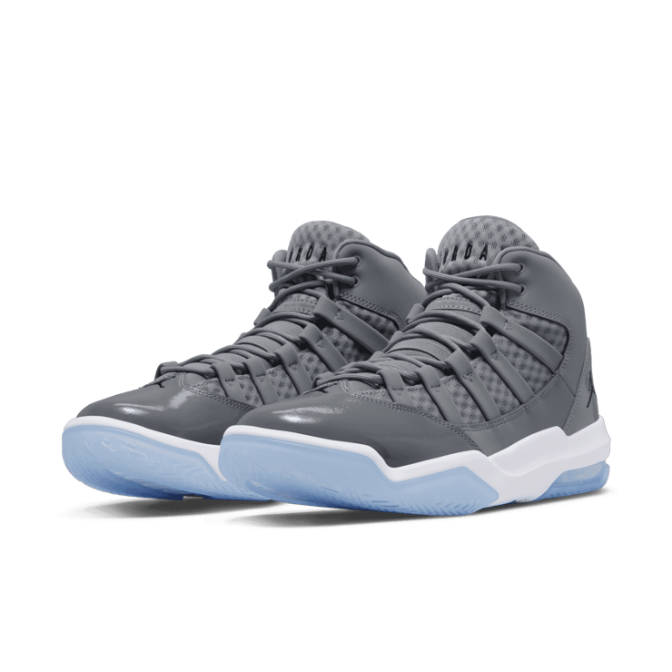 Nike Max Aura Cool Grey Angle 2