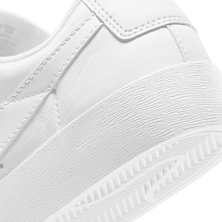 Nike Blazer Low LE White (W) Angle 1