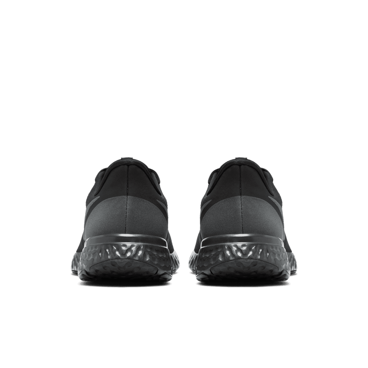 Nike Revolution 5 Black/Anthracite Angle 3