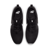 Nike Roshe G Black White Angle 1