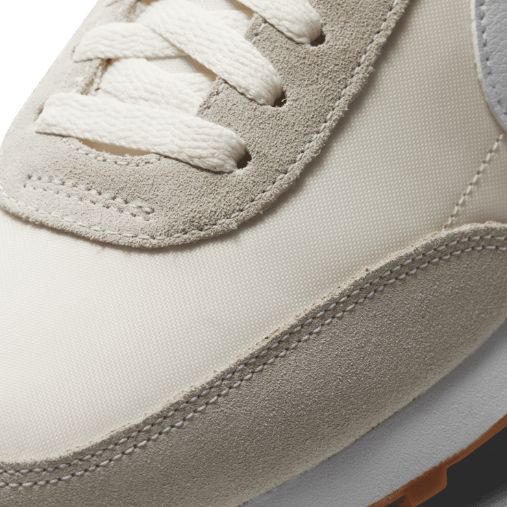 Nike Daybreak Pale Ivory Light Smoke Grey (W) Angle 4