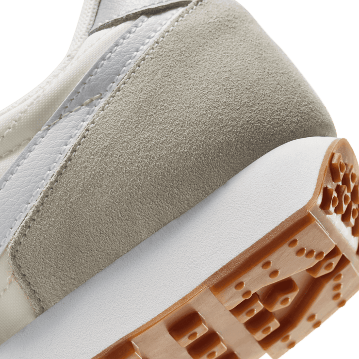 Nike Daybreak Pale Ivory Light Smoke Grey (W) Angle 5