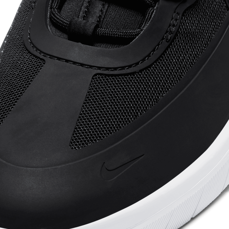 Nike SB Nyjah Free 2 Black White Angle 4
