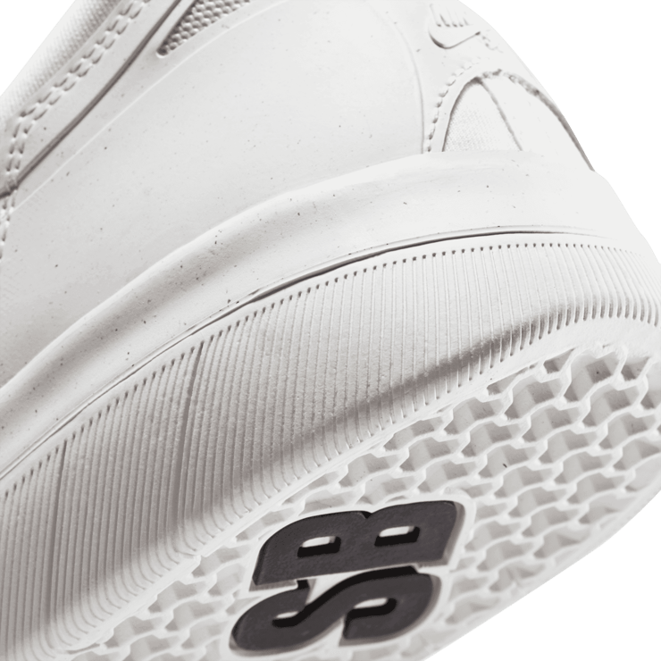Nike SB Nyjah Free 2 Summit White Black Angle 5