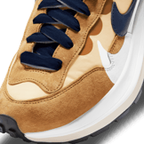 Nike VaporWaffle sacai Sesame and Blue Void Angle 4