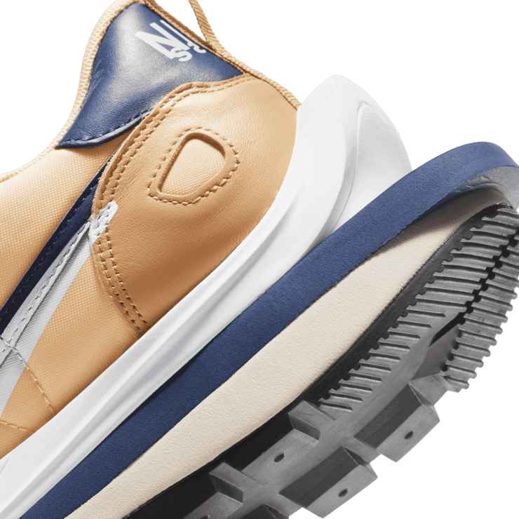Nike VaporWaffle sacai Sesame and Blue Void Angle 5