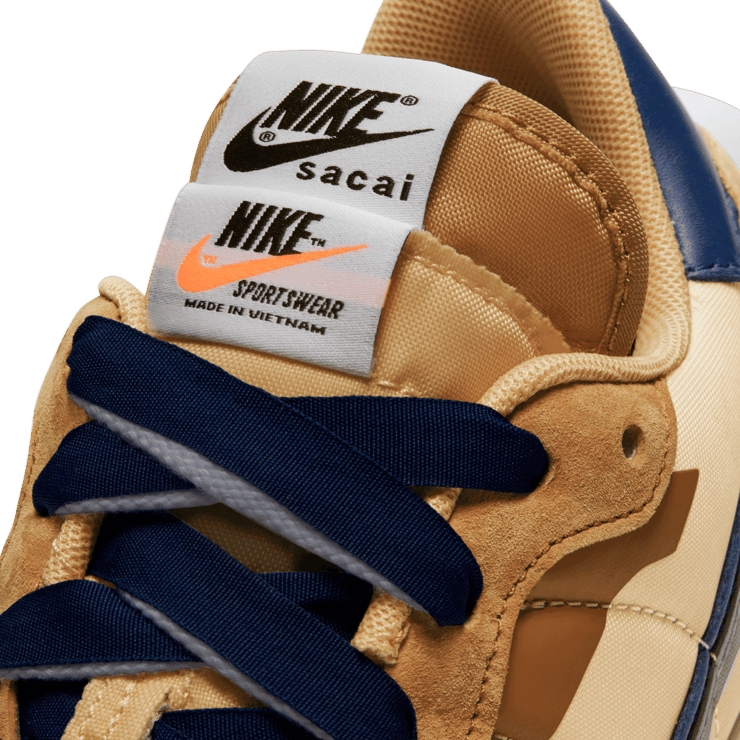 Nike VaporWaffle sacai Sesame and Blue Void Angle 6