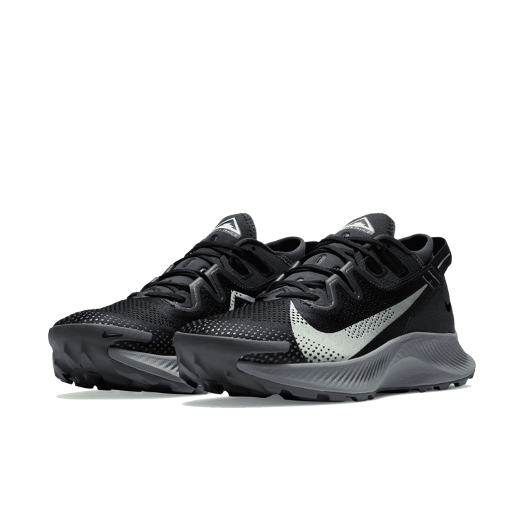 Nike Pegasus Trail 2 Black Dark Smoke Grey Angle 2