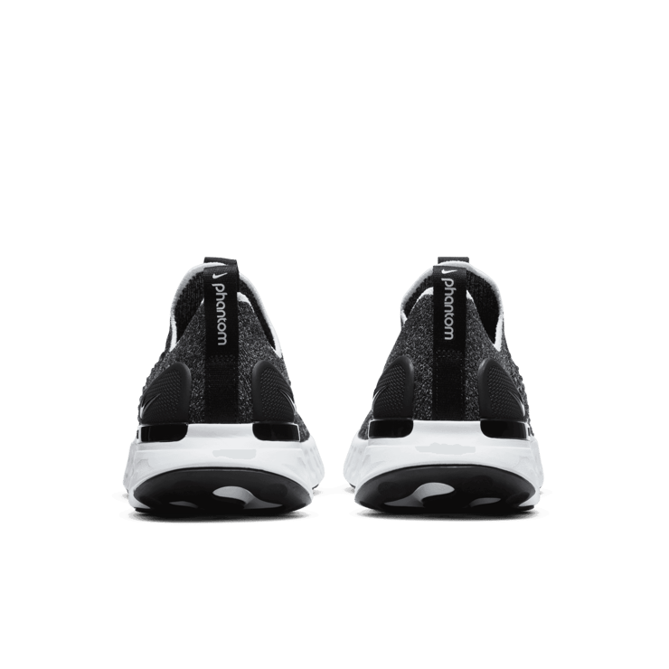 Nike React Phantom Run Flyknit 2 Oreo (W) Angle 3