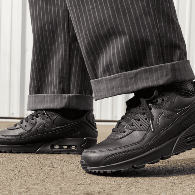 Nike Air Max 90 Leather Triple Black (2020) Angle 0