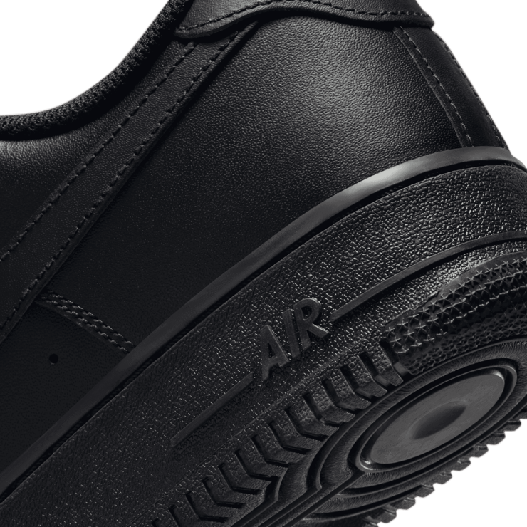 Nike Air Force 1 Low 07 Triple Black Angle 6