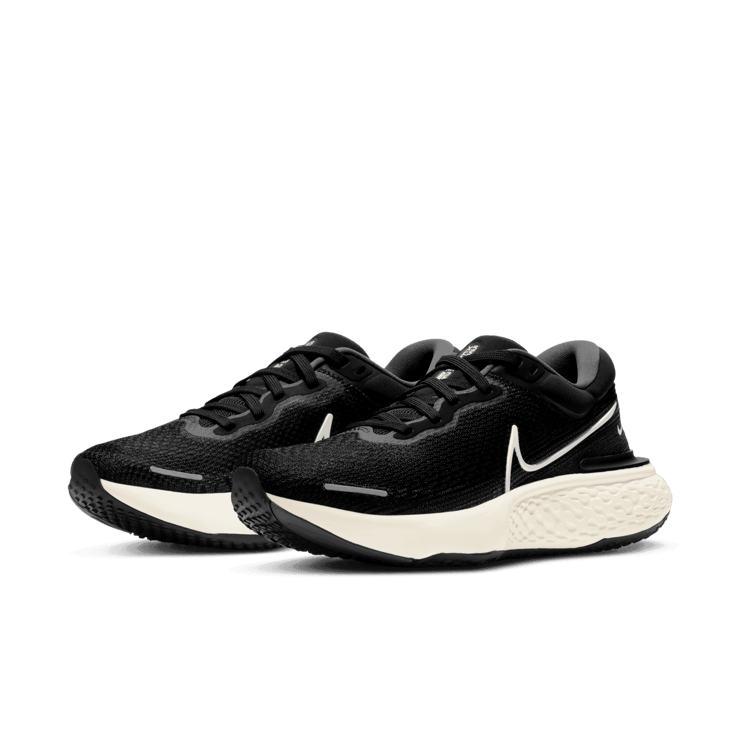 Nike ZoomX Invincible Run Flyknit Black White Angle 2