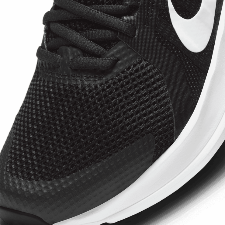 Nike Run Swift 2 Black White Angle 4